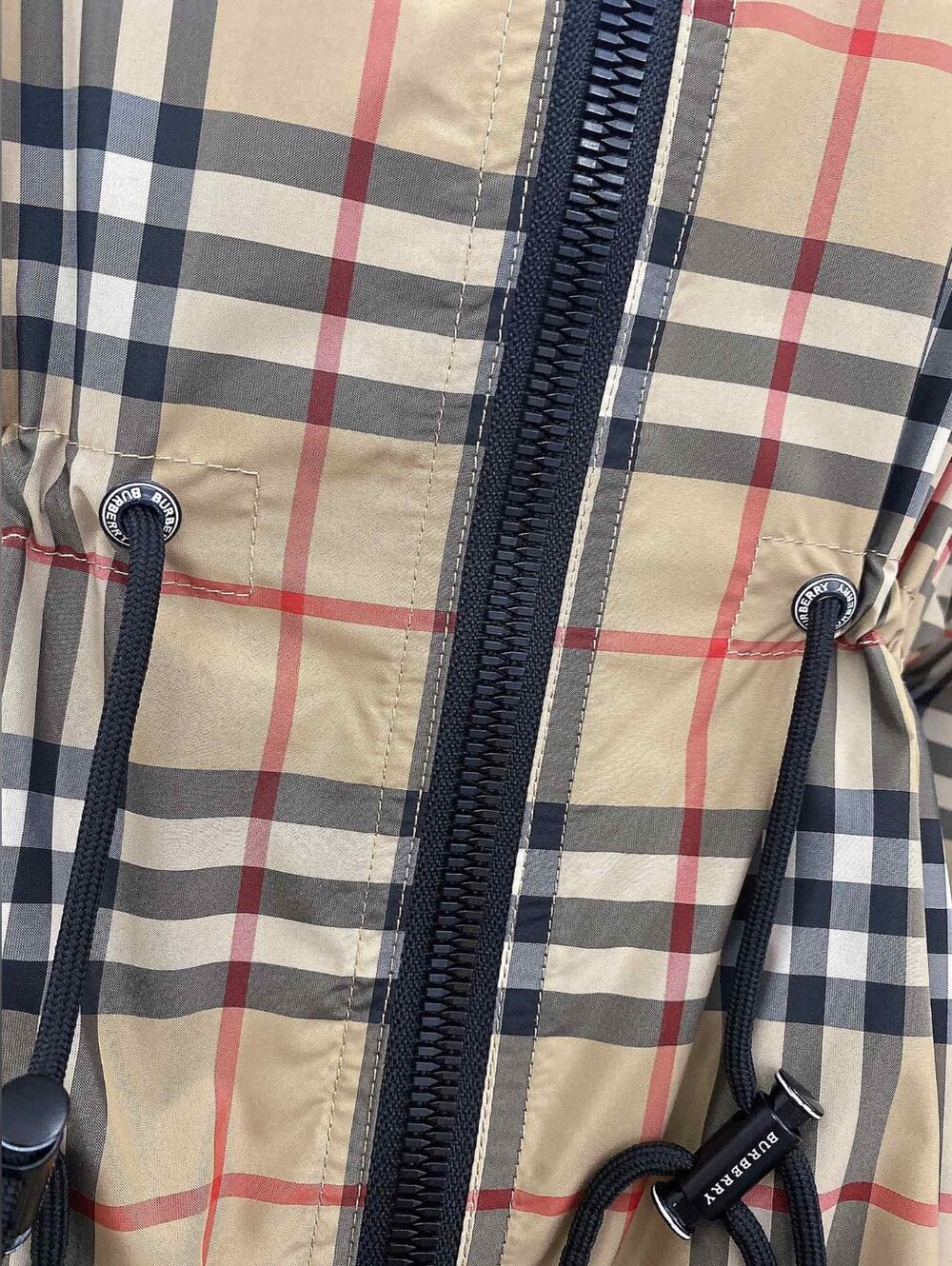 Burberry Vintage Check Windbreaker Hooded Jacket - Picture 4 of 8